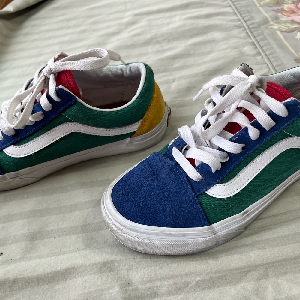 Vans kids shoe size 4